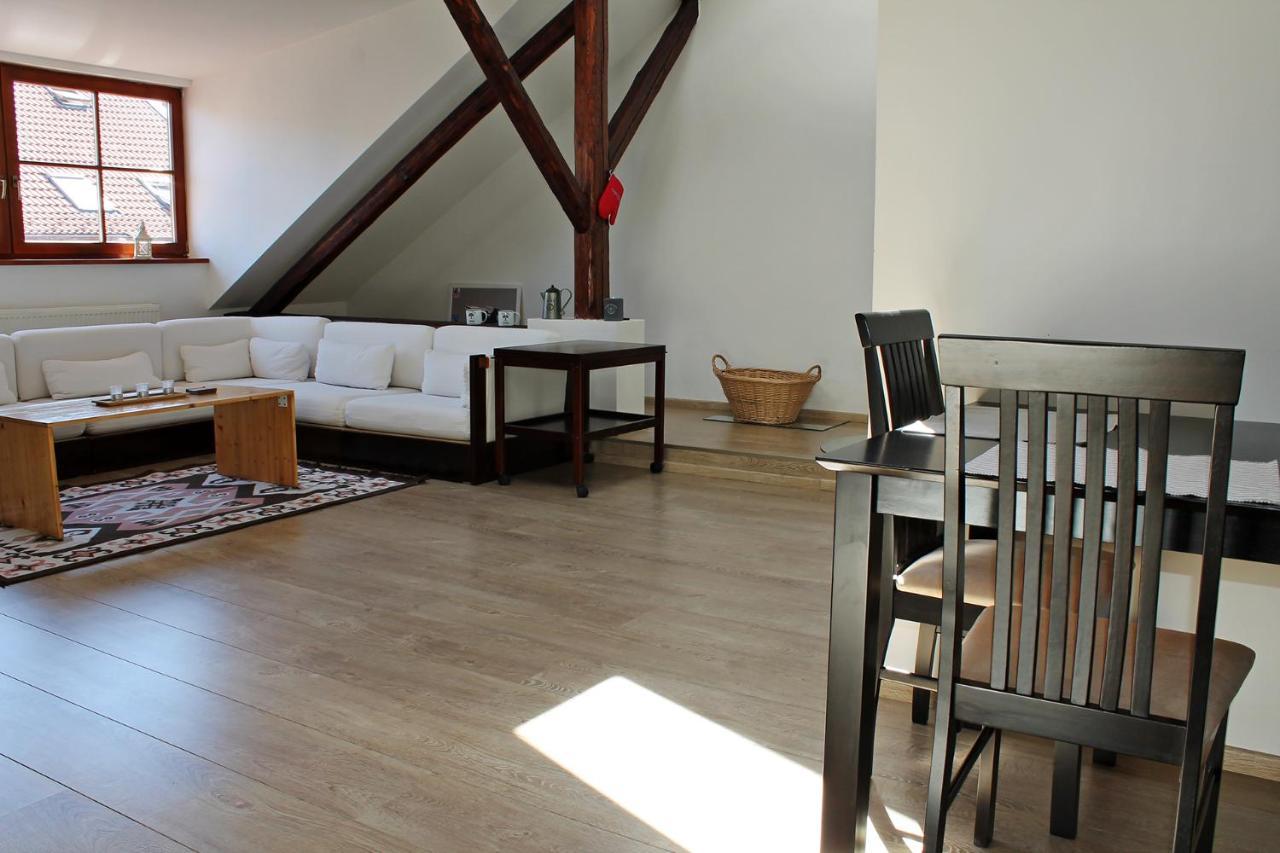 Attic With Parking, Near The Center Of Cb - 110M2 Leilighet Ceske Budejovice Eksteriør bilde