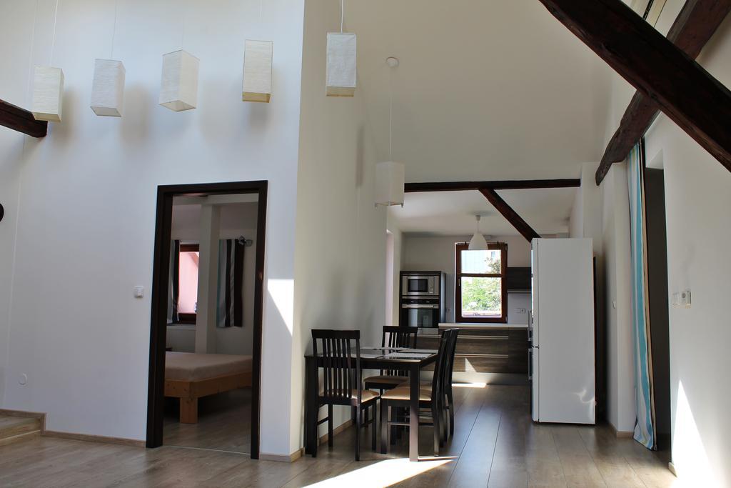 Attic With Parking, Near The Center Of Cb - 110M2 Leilighet Ceske Budejovice Eksteriør bilde